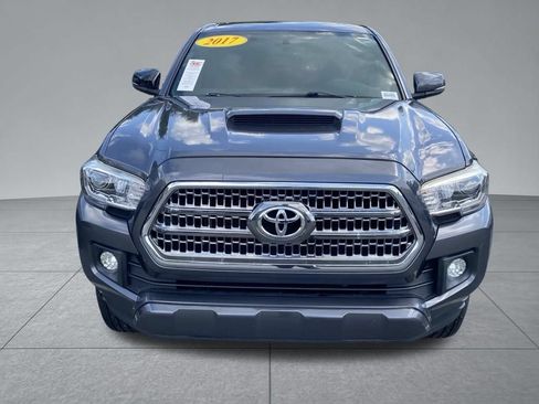 Used 2017 Toyota Tacoma TRD Sport w/ Premium & Technology Package AWD/4WD image 18
