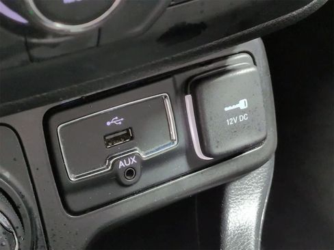 Used 2019 Jeep Renegade Limited w/ Trailer Tow Group image 31