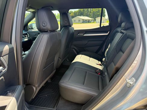 Used 2025 GMC Terrain Elevation w/ Elevation Premium Package AWD/4WD image 12