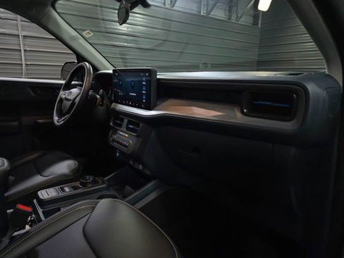 Used 2025 Ford Maverick Lobo image 14