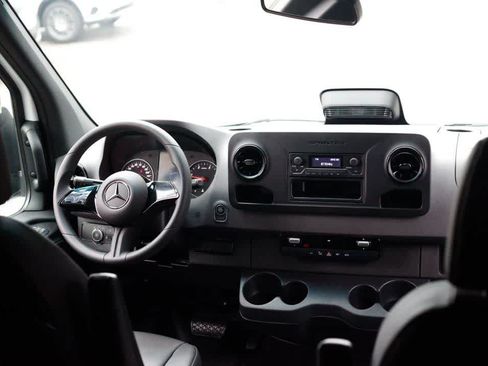 New 2025 Mercedes-Benz Sprinter 2500 image 12