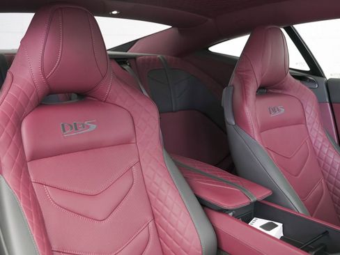 Used 2023 Aston Martin DBS Coupe image 32