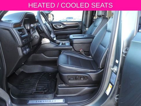Used 2023 Chevrolet Suburban Premier image 17
