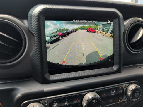Used 2023 Jeep Wrangler Unlimited Sport AWD/4WD image 35