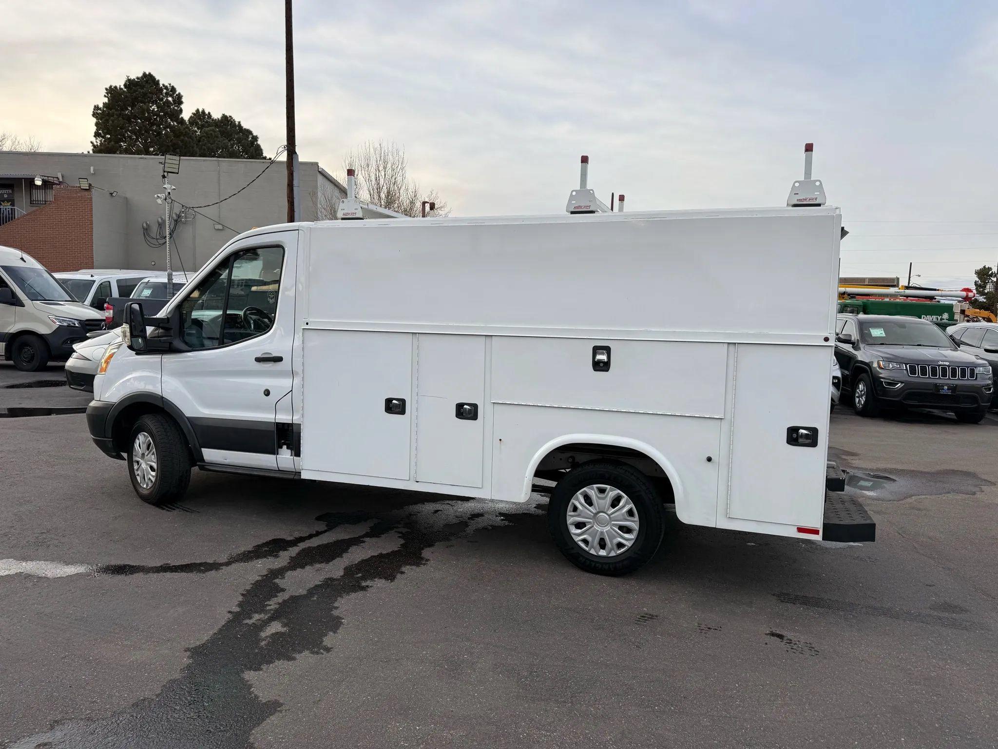 Used 2017 Ford Transit 350 138 w/ Interior Upgrade Package RWD image 4