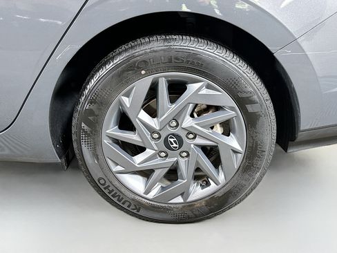 Certified 2024 Hyundai Elantra SEL FWD image 29
