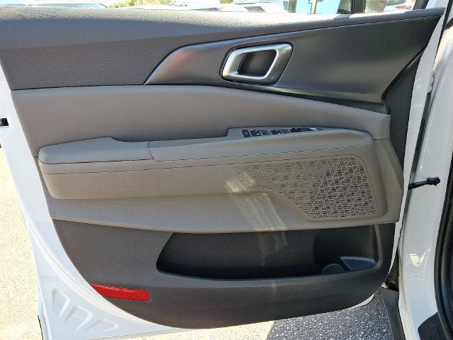 Certified 2026 Kia Carnival FWD image 13