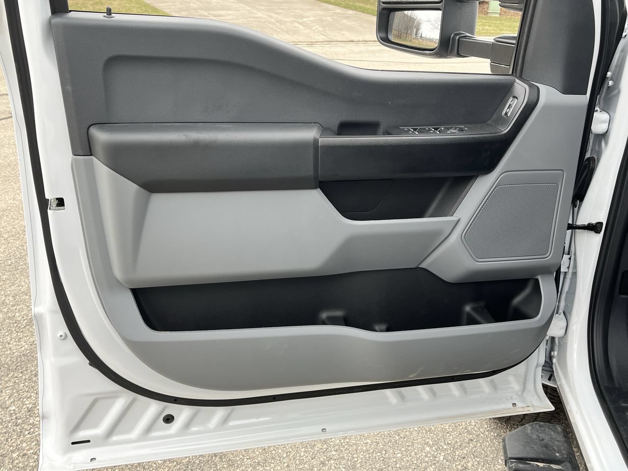 New 2025 Ford F350 XL w/ XL Chrome Package AWD/4WD image 6