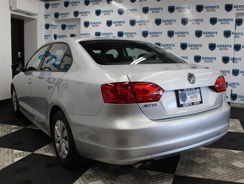 Used 2014 Volkswagen Jetta S FWD image 2