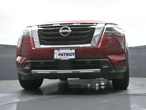 Used 2023 Nissan Pathfinder SL image 45