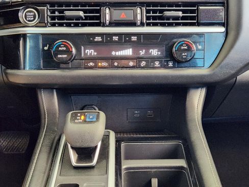 Used 2022 Nissan Pathfinder SV image 20