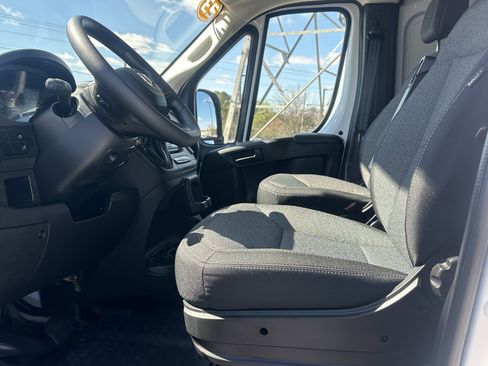 Used 2023 RAM ProMaster 2500 image 12