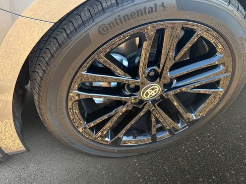 Used 2025 Toyota Camry SE image 10