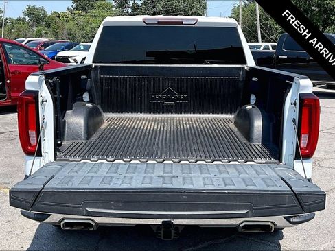 Used 2020 GMC Sierra 1500 SLT w/ X31 Off-Road Package AWD/4WD image 16