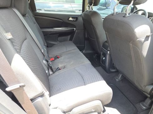 Used 2018 Dodge Journey SE FWD image 7