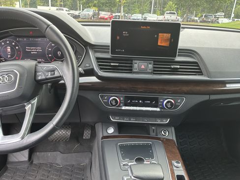 Used 2019 Audi Q5 2.0T Premium Plus w/ Premium Plus Package AWD/4WD image 25