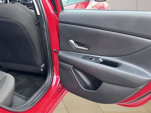 Used 2023 Hyundai Elantra SEL image 29