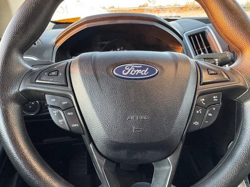 Used 2022 Ford Edge SE image 19