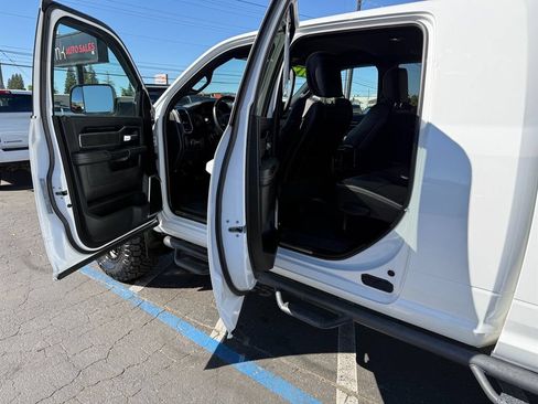 Used 2021 RAM 2500 Laramie w/ Night Edition AWD/4WD image 11