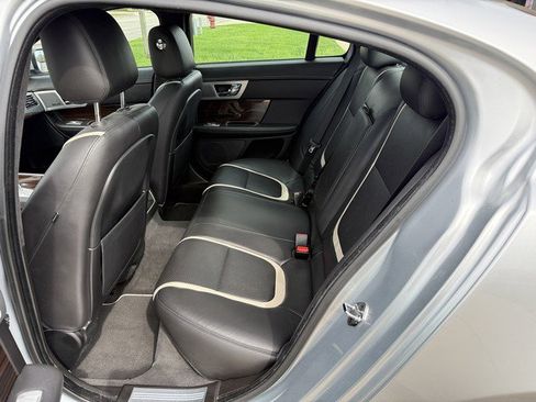 Used 2014 Jaguar XF 3.0 image 10