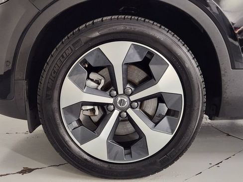 Certified 2026 Volvo XC40 B5 Plus AWD/4WD image 8