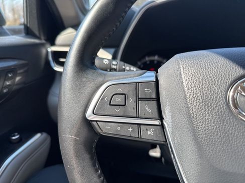 Used 2020 Toyota Highlander Limited image 17