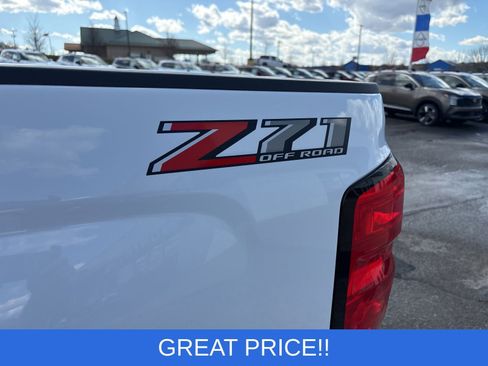 Used 2018 Chevrolet Silverado 1500 LT w/ Redline Edition image 13