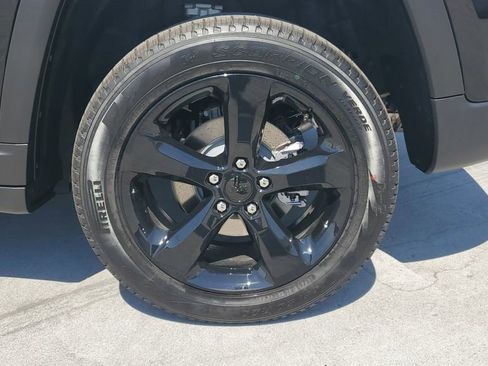 New 2025 Jeep Grand Cherokee Limited w/ Black Appearance Package image 7