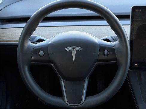 Used 2023 Tesla Model 3 Standard Range image 12