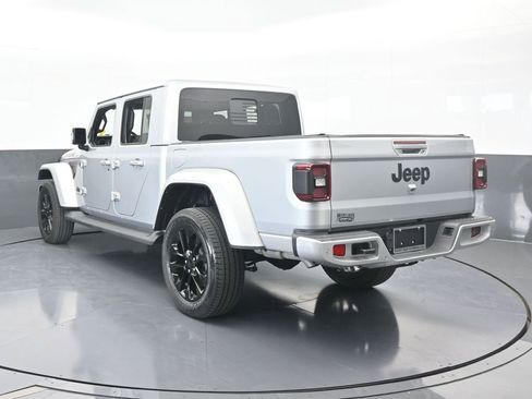 Used 2022 Jeep Gladiator Overland image 4