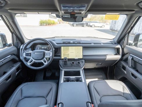 New 2026 Land Rover Defender 110 X-Dynamic SE AWD/4WD image 16