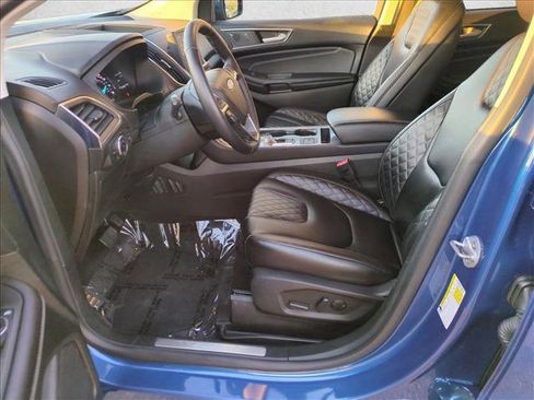 Used 2023 Ford Edge Titanium image 11