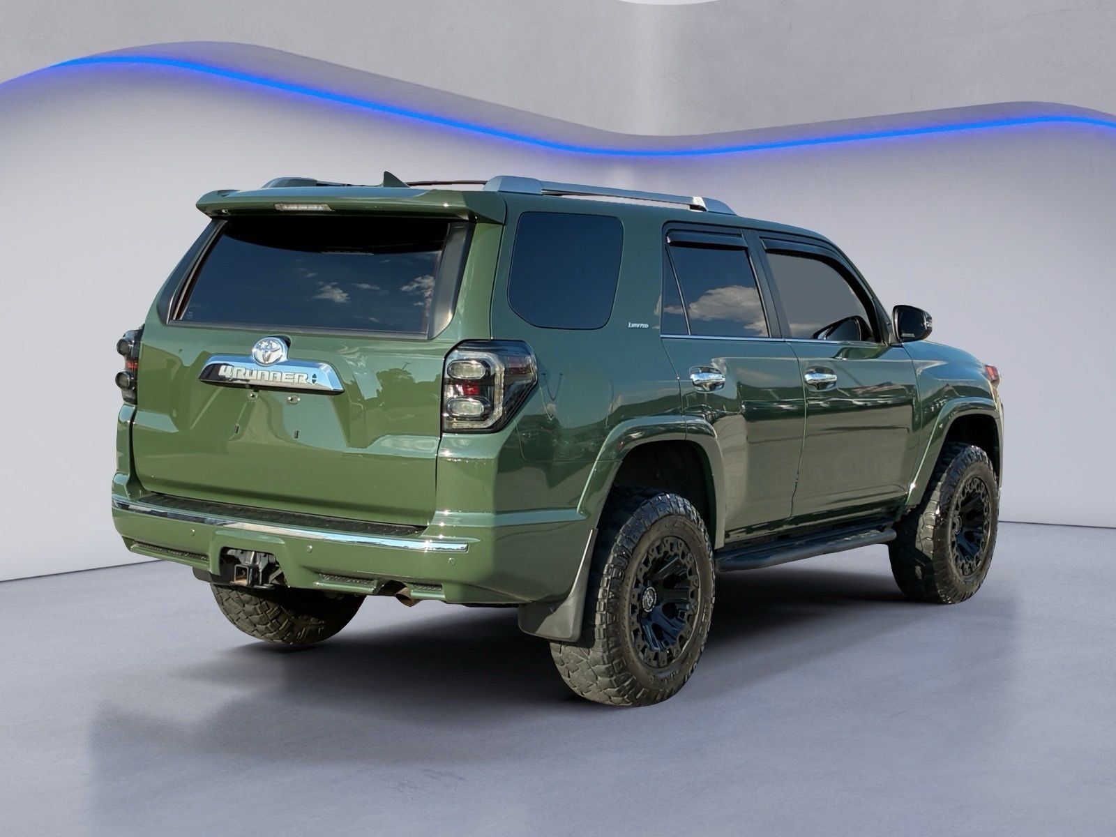 Used 2022 Toyota 4Runner Limited AWD/4WD image 3