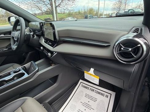 New 2026 Chevrolet Equinox LT w/ Convenience Package II AWD/4WD image 38
