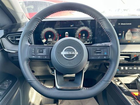 Certified 2025 Nissan Kicks SR image 26