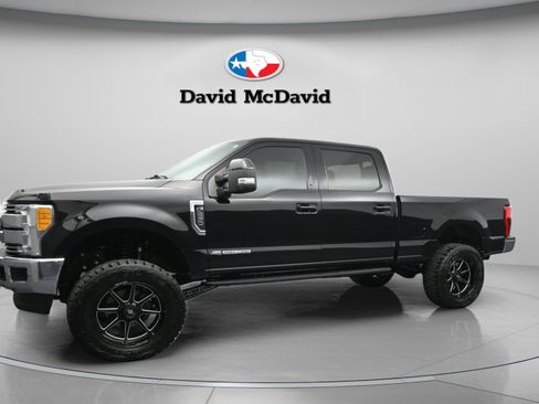 Used 2017 Ford F250 Lariat w/ Lariat Value Package AWD/4WD image 5