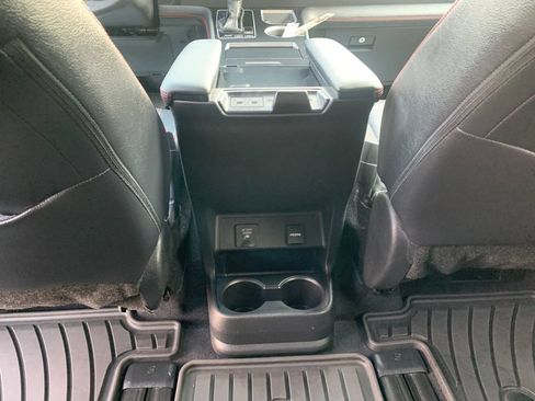 Used 2025 Toyota Sienna XSE w/ XSE Premium Package AWD/4WD image 15