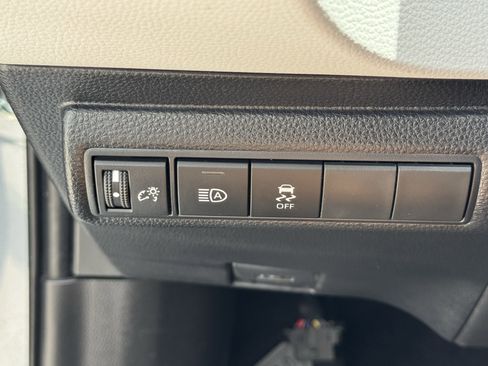 Used 2025 Toyota Corolla SE image 21