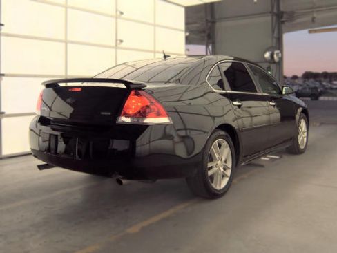 Used 2015 Chevrolet Impala LTZ FWD image 4