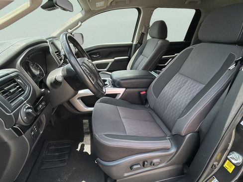 Used 2023 Nissan Titan SV w/ SV Convenience Package RWD image 13