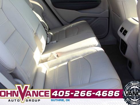 Used 2022 GMC Terrain Denali w/ Denali Premium Package image 21