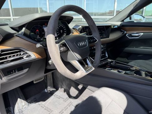 Used 2022 Audi e-tron GT Premium Plus AWD/4WD image 34