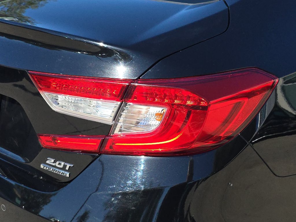 Used 2018 Honda Accord Touring image 37