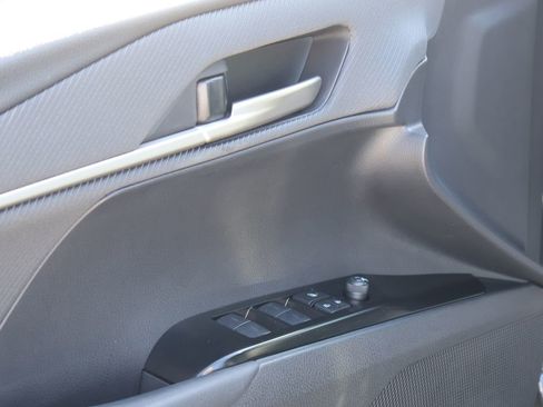 Used 2025 Toyota Camry SE w/ Multimedia Upgrade Package image 21