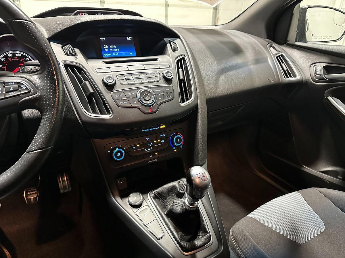 Used 2016 Ford Focus ST FWD image 29