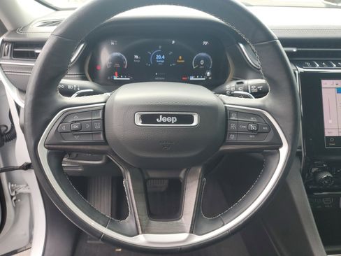 Used 2022 Jeep Grand Cherokee L Limited image 16