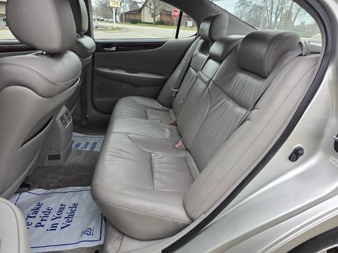 Used 2002 Lexus ES 330 Base 4dr Sedan image 9