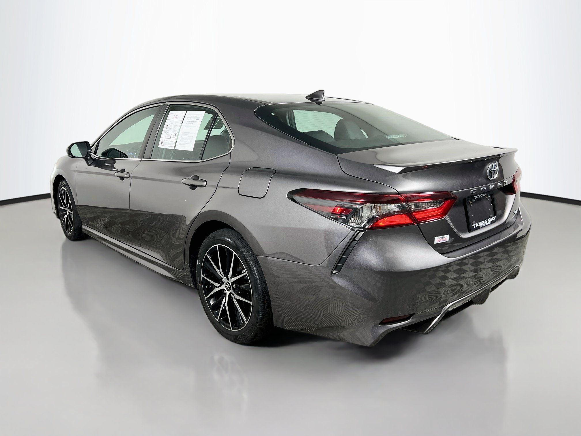 Used 2023 Toyota Camry SE FWD image 8