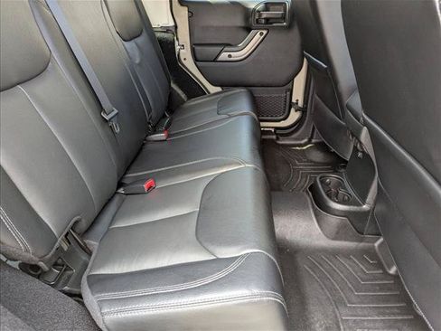 Used 2018 Jeep Wrangler Unlimited Sahara AWD/4WD image 18