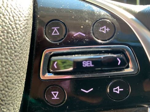 Used 2018 Cadillac Escalade Luxury AWD/4WD image 29